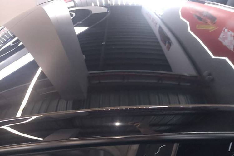 Used Tesla Model Y 2022 Rear-Wheel-Drive Version Roof