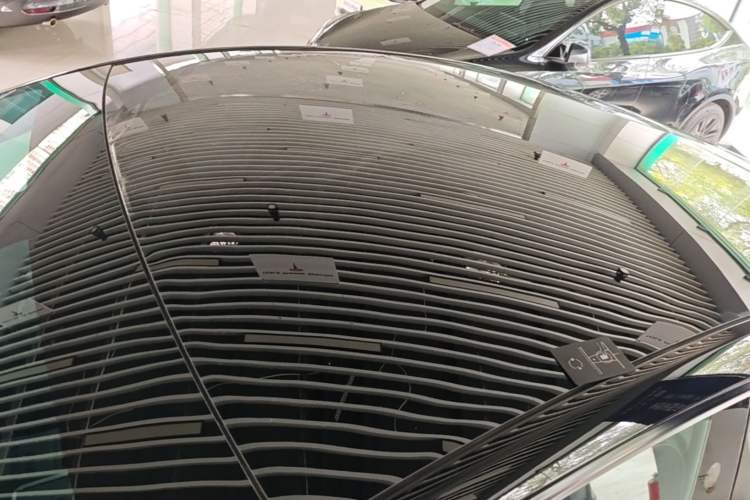 Used Tesla Model Y 2022 Rear-Wheel-Drive Version Roof