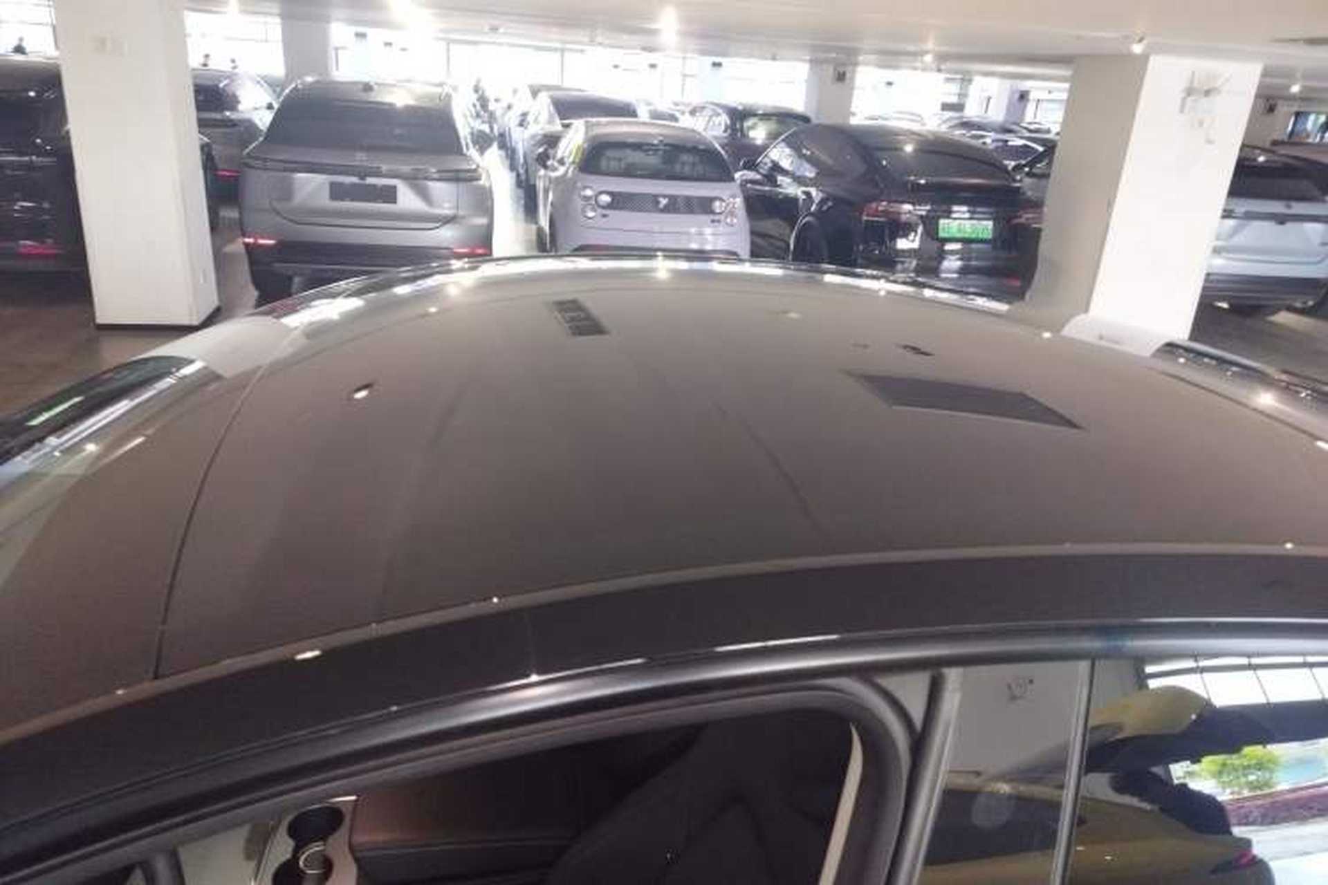 Used Tesla Model Y 2022 Rear-Wheel-Drive Version Roof