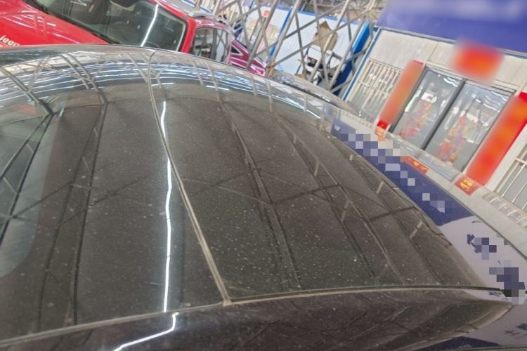 Used Tesla Model Y 2022 Long-Range All-Wheel-Drive Version Roof
