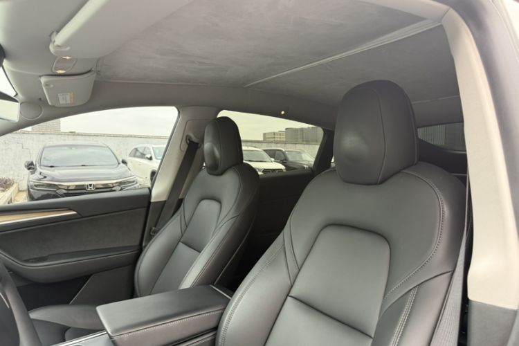 Used Tesla Model Y 2022 Long-Range All-Wheel-Drive Version Roof
