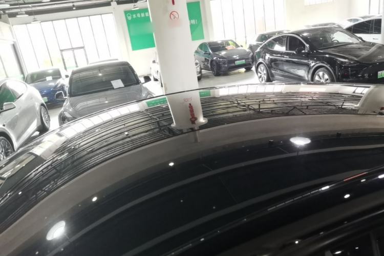 Used Tesla Model Y 2022 Rear-Wheel-Drive Version Roof