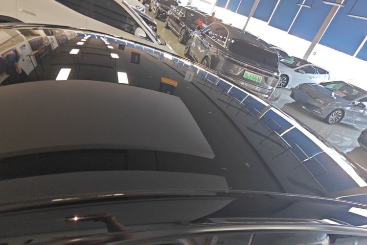 Used Tesla Model Y 2022 Rear-Wheel-Drive Version Roof