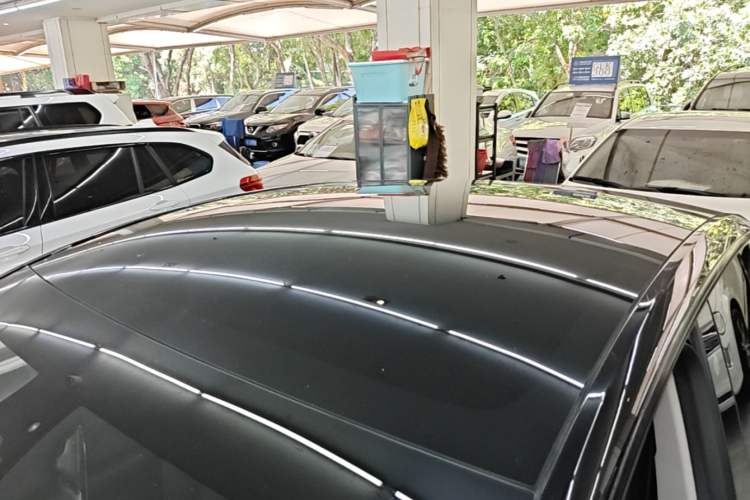 Used Tesla Model Y 2022 Rear-Wheel-Drive Version Roof