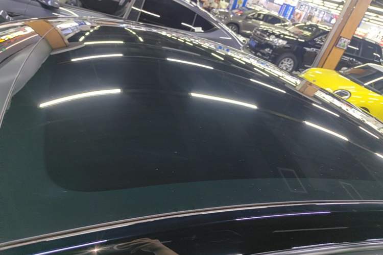 Used Tesla Model Y 2022 Rear-Wheel-Drive Version Roof