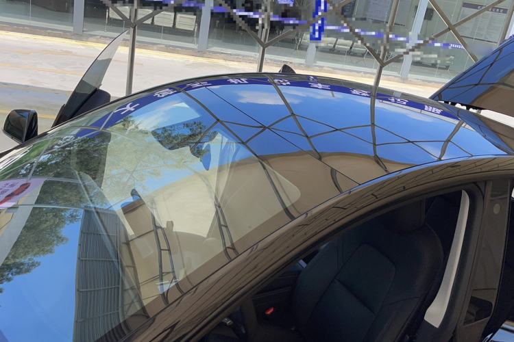 Used Tesla Model Y 2022 Rear-Wheel-Drive Version Roof