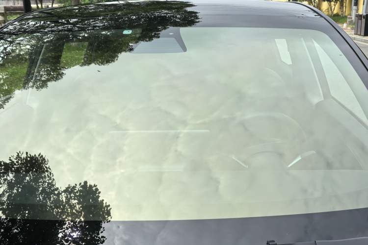 Used Tesla Model Y 2022 Long-Range All-Wheel-Drive Version Roof