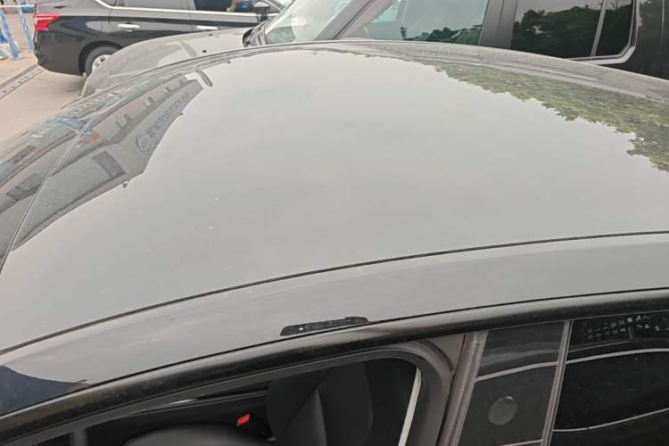 Used Tesla Model Y 2022 Long-Range All-Wheel-Drive Version Roof