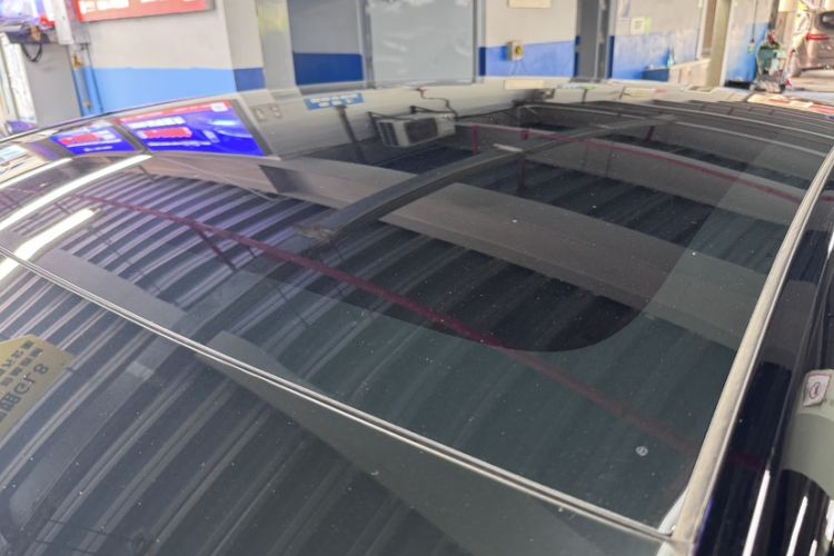 Used Tesla Model Y 2022 Rear-Wheel-Drive Version Roof
