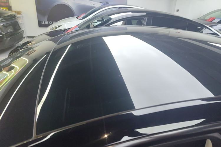 Used Tesla Model Y 2022 Rear-Wheel-Drive Version Roof
