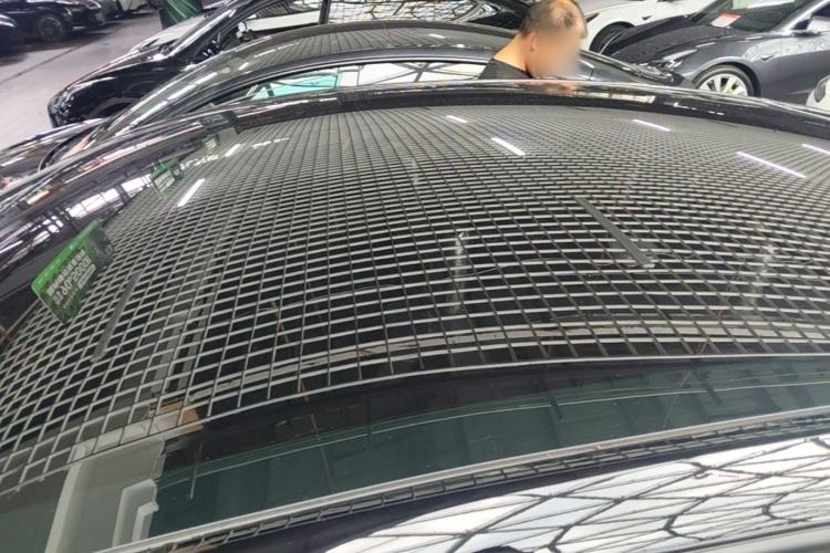 Used Tesla Model Y 2022 Rear-Wheel-Drive Version Roof