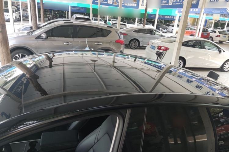 Used Tesla Model Y 2022 Rear-Wheel-Drive Version Roof