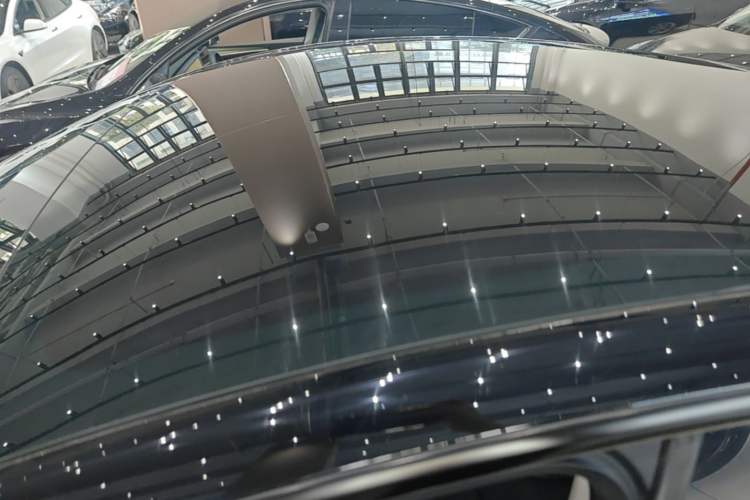 Used Tesla Model Y 2022 Rear-Wheel-Drive Version Roof