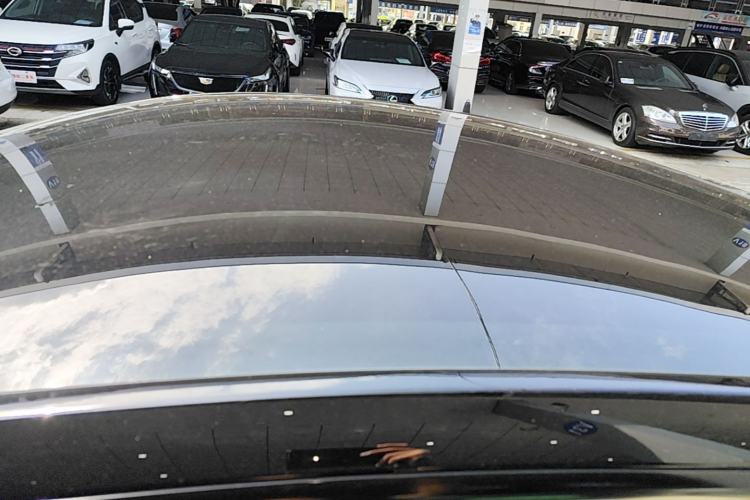 Used Tesla Model Y 2022 Long-Range All-Wheel-Drive Version Roof