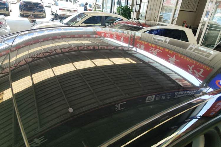 Used Tesla Model Y 2022 Rear-Wheel-Drive Version Roof