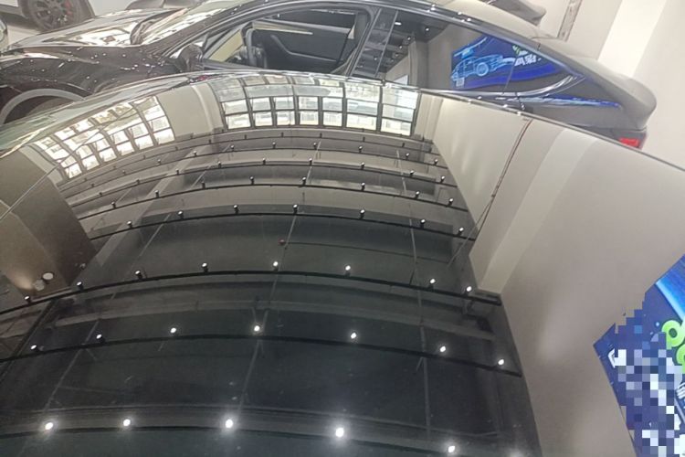 Used Tesla Model Y 2022 Rear-Wheel-Drive Version Roof