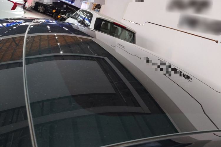 Used Tesla Model Y 2022 Rear-Wheel-Drive Version Roof