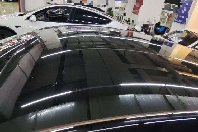 Used Tesla Model Y 2022 Long-Range All-Wheel-Drive Version Roof