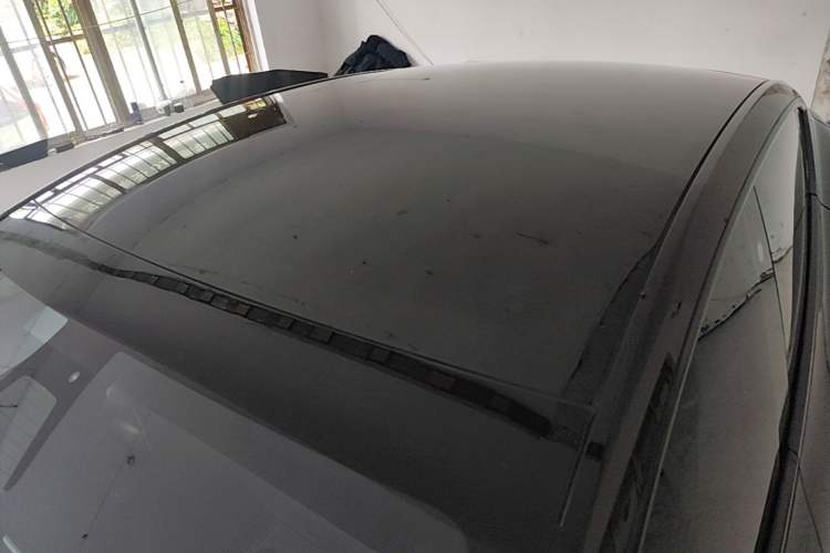Used Tesla Model Y 2022 Rear-Wheel-Drive Version Roof