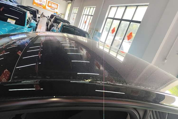 Used Tesla Model Y 2022 Rear-Wheel-Drive Version Roof