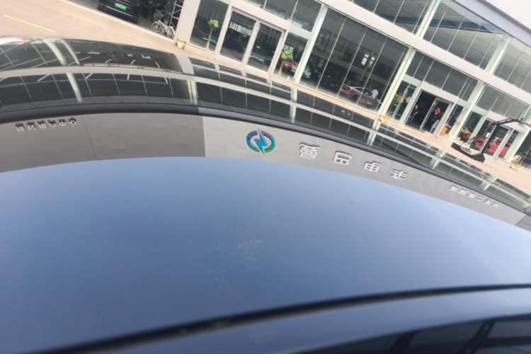Used Tesla Model Y 2022 Rear-Wheel-Drive Version Roof