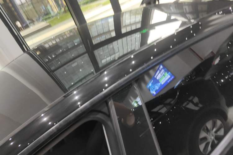 Used Tesla Model Y 2022 Rear-Wheel-Drive Version Roof
