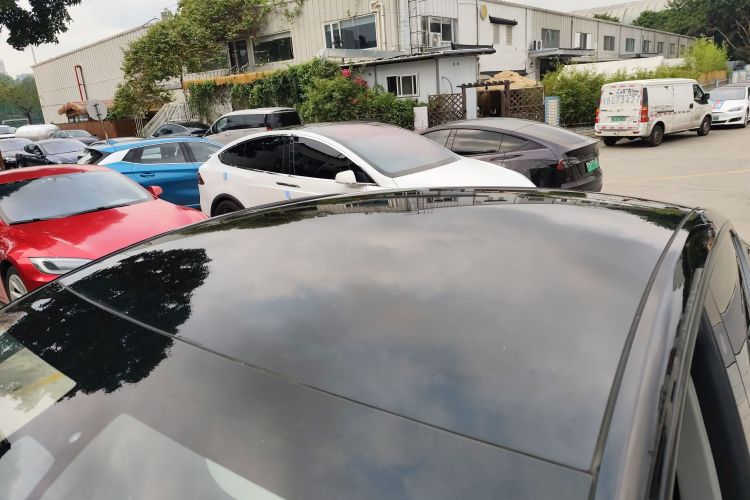Used Tesla Model Y 2022 Rear-Wheel-Drive Version Roof