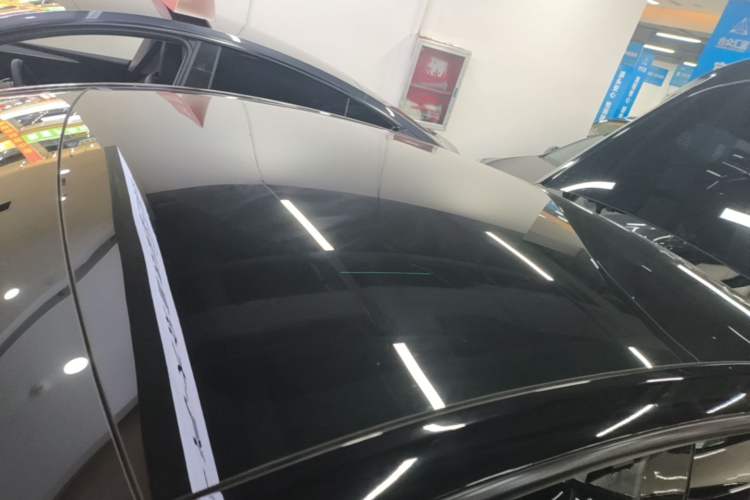 Used Tesla Model Y 2022 Rear-Wheel-Drive Version Roof