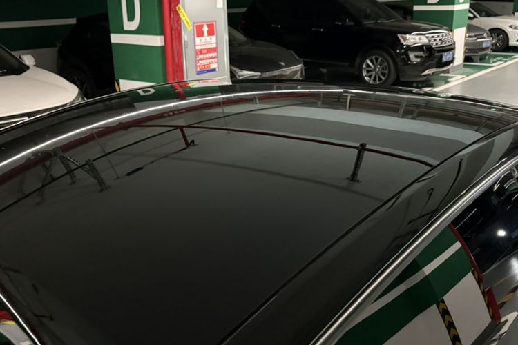 Used Tesla Model Y 2022 Rear-Wheel-Drive Version Roof