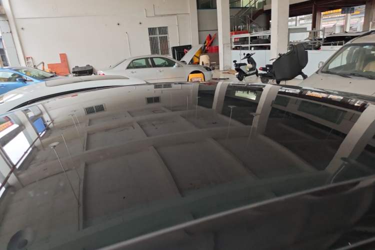 Used Tesla Model Y 2022 Long-Range All-Wheel-Drive Version Roof