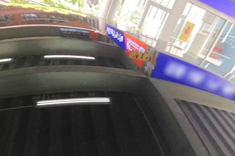 Used Tesla Model Y 2022 Rear-Wheel-Drive Version Roof