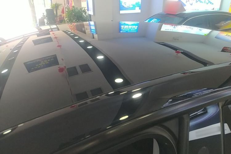 Used Tesla Model Y 2022 Rear-Wheel-Drive Version Roof