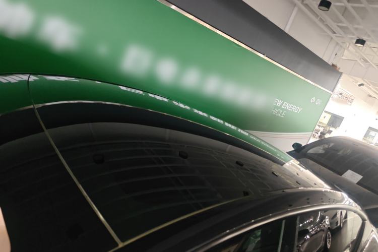 Used Tesla Model Y 2022 Long-Range All-Wheel-Drive Version Roof