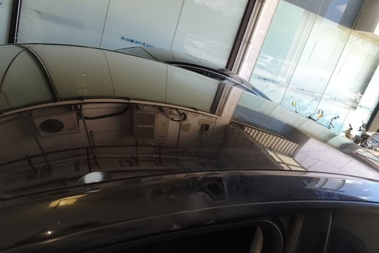 Used Tesla Model Y 2022 Rear-Wheel-Drive Version Roof