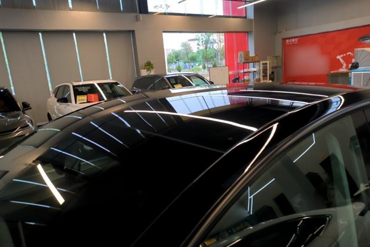 Used Tesla Model Y 2022 Rear-Wheel-Drive Version Roof