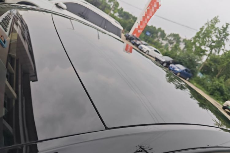 Used Tesla Model Y 2022 Rear-Wheel-Drive Version Roof
