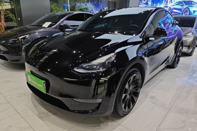 Used Tesla Model Y 2022 Long-Range All-Wheel-Drive Version