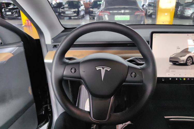 Used Tesla Model Y 2022 Rear-Wheel-Drive Version Steering Wheel