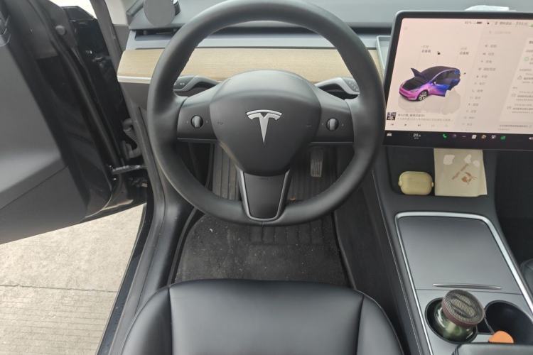 Used Tesla Model Y 2022 Rear-Wheel-Drive Version Steering Wheel