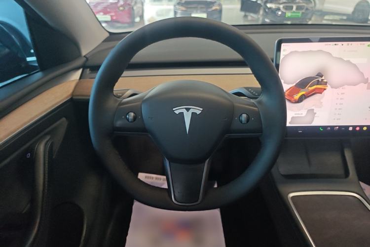 Used Tesla Model Y 2022 Rear-Wheel-Drive Version Steering Wheel