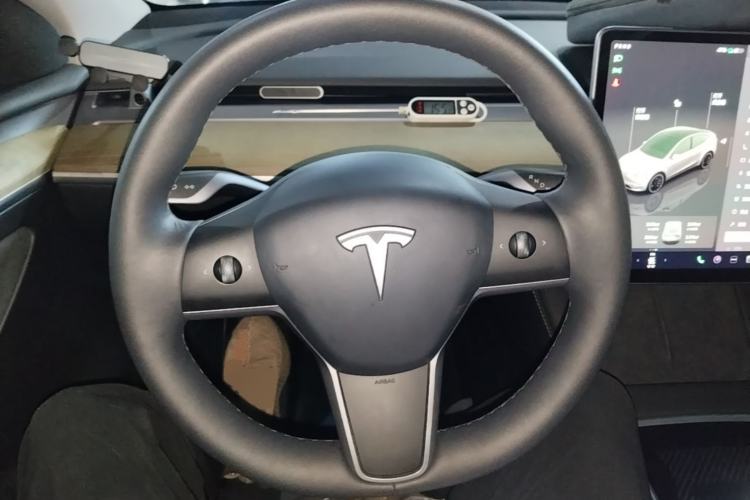Used Tesla Model Y 2022 Performance High-Performance All-Wheel-Drive Version Steering Wheel