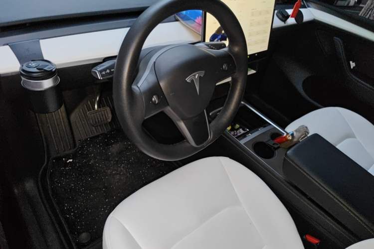 Used Tesla Model Y 2022 Revised Version Rear-Wheel Drive Steering Wheel
