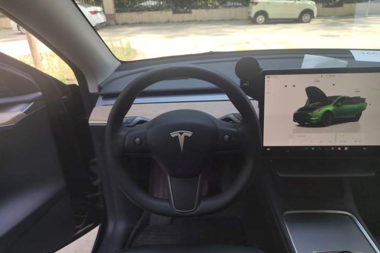 Used Tesla Model Y 2022 Rear-Wheel-Drive Version Steering Wheel