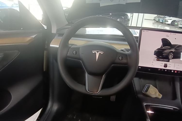 Used Tesla Model Y 2022 Revised Version Rear-Wheel Drive Steering Wheel
