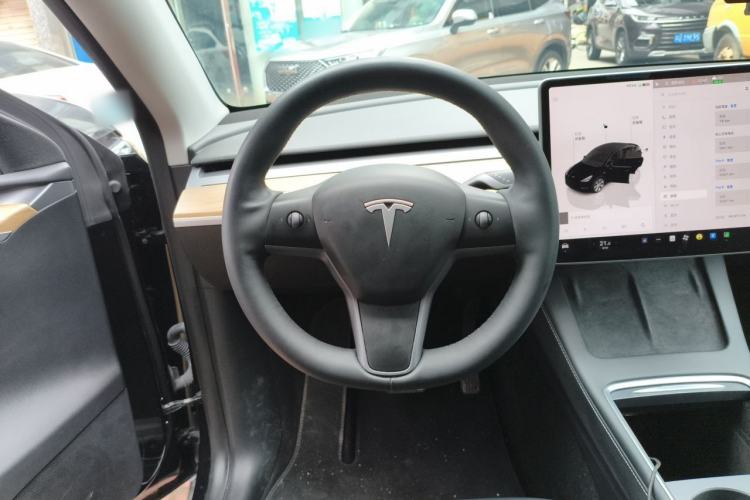 Used Tesla Model Y 2022 Revised Version Rear-Wheel Drive Steering Wheel