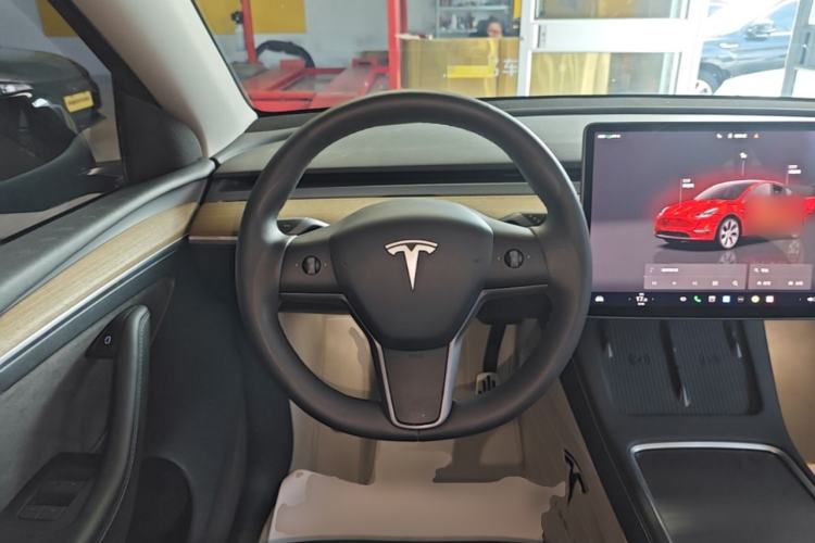 Used Tesla Model Y 2022 Revised Version Rear-Wheel Drive Steering Wheel