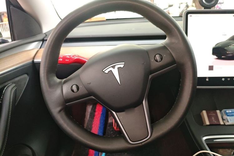 Used Tesla Model Y 2022 Rear-Wheel-Drive Version Steering Wheel