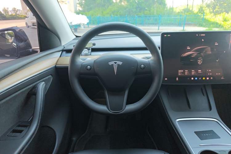 Used Tesla Model Y 2022 Revised Version Long-Range All-Wheel Drive Steering Wheel