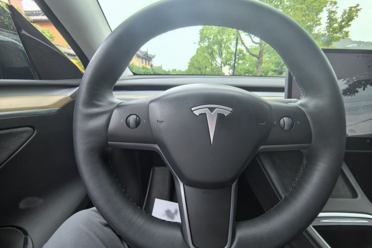 Used Tesla Model Y 2022 Revised Version Rear-Wheel Drive Steering Wheel