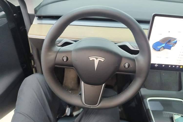Used Tesla Model Y 2022 Rear-Wheel-Drive Version Steering Wheel